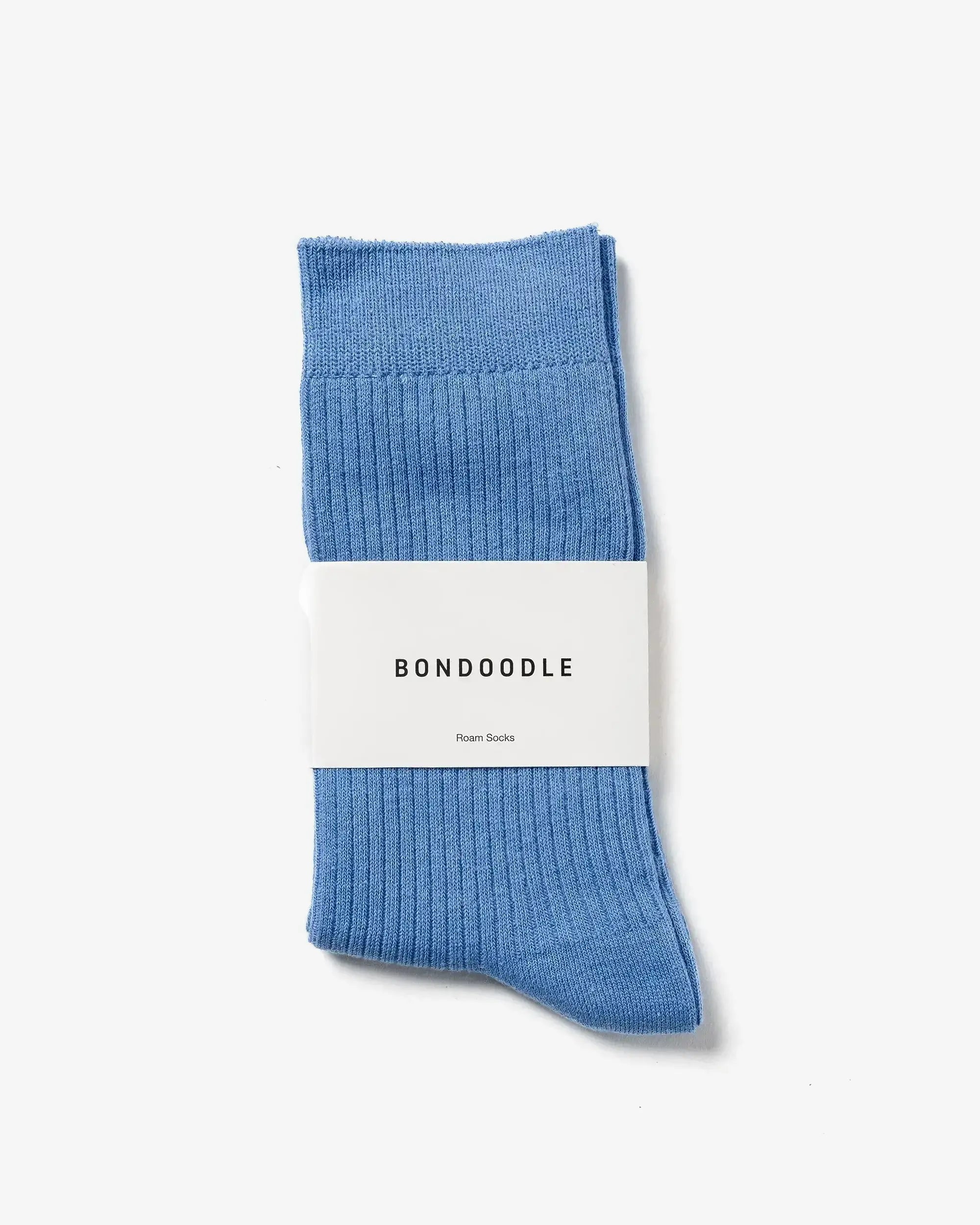 Chaussettes Roam Crew au bord de la piscine