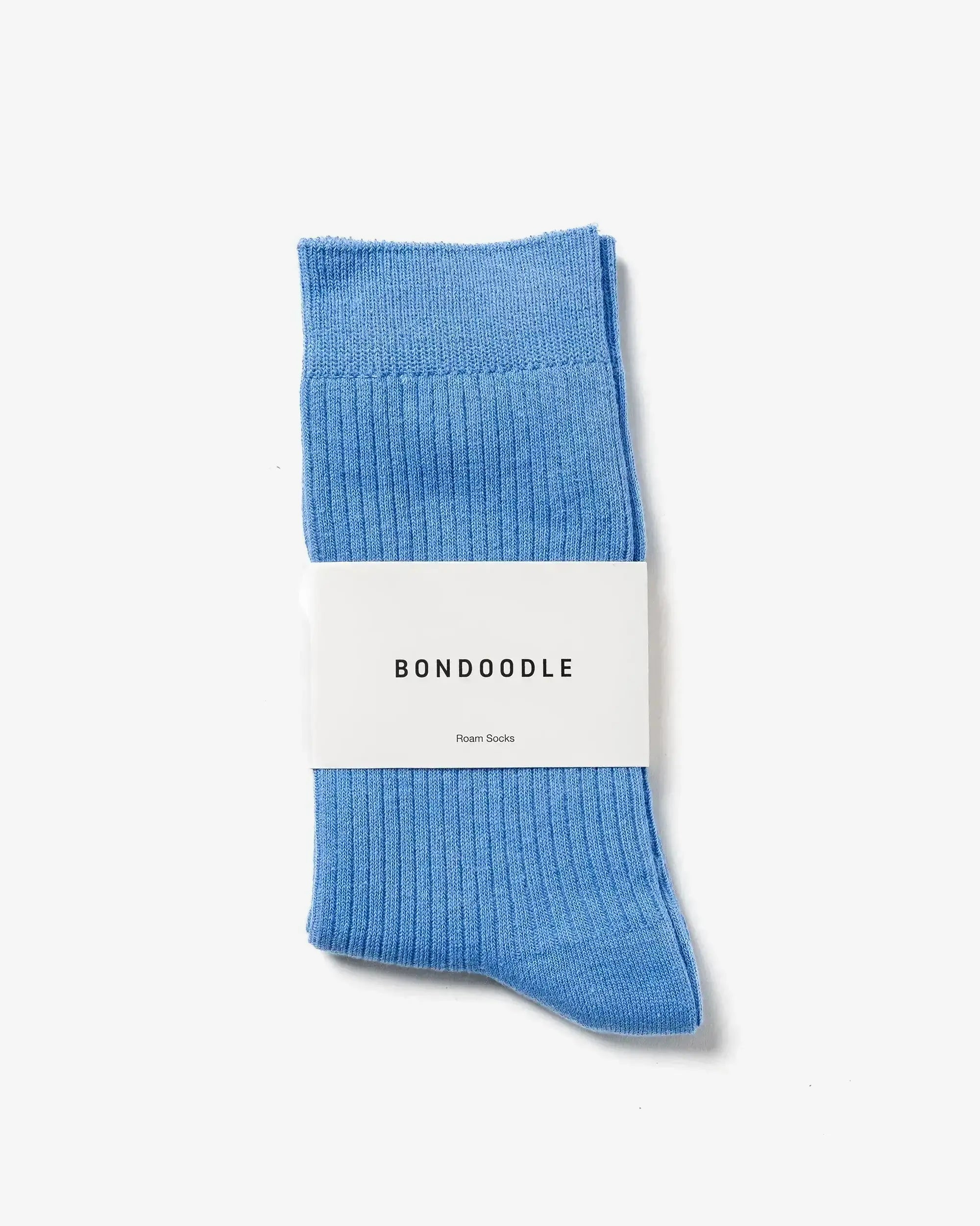 Chaussettes Roam Crew au bord de la piscine